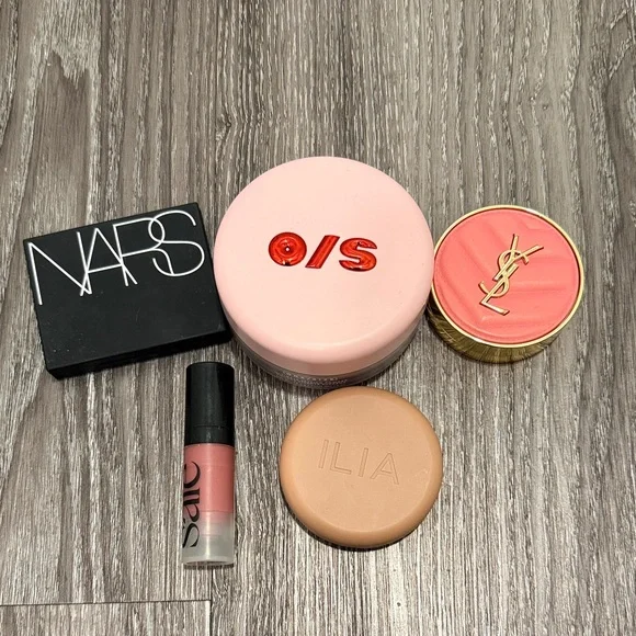 Makeup bundle - Picture 1 of 10
